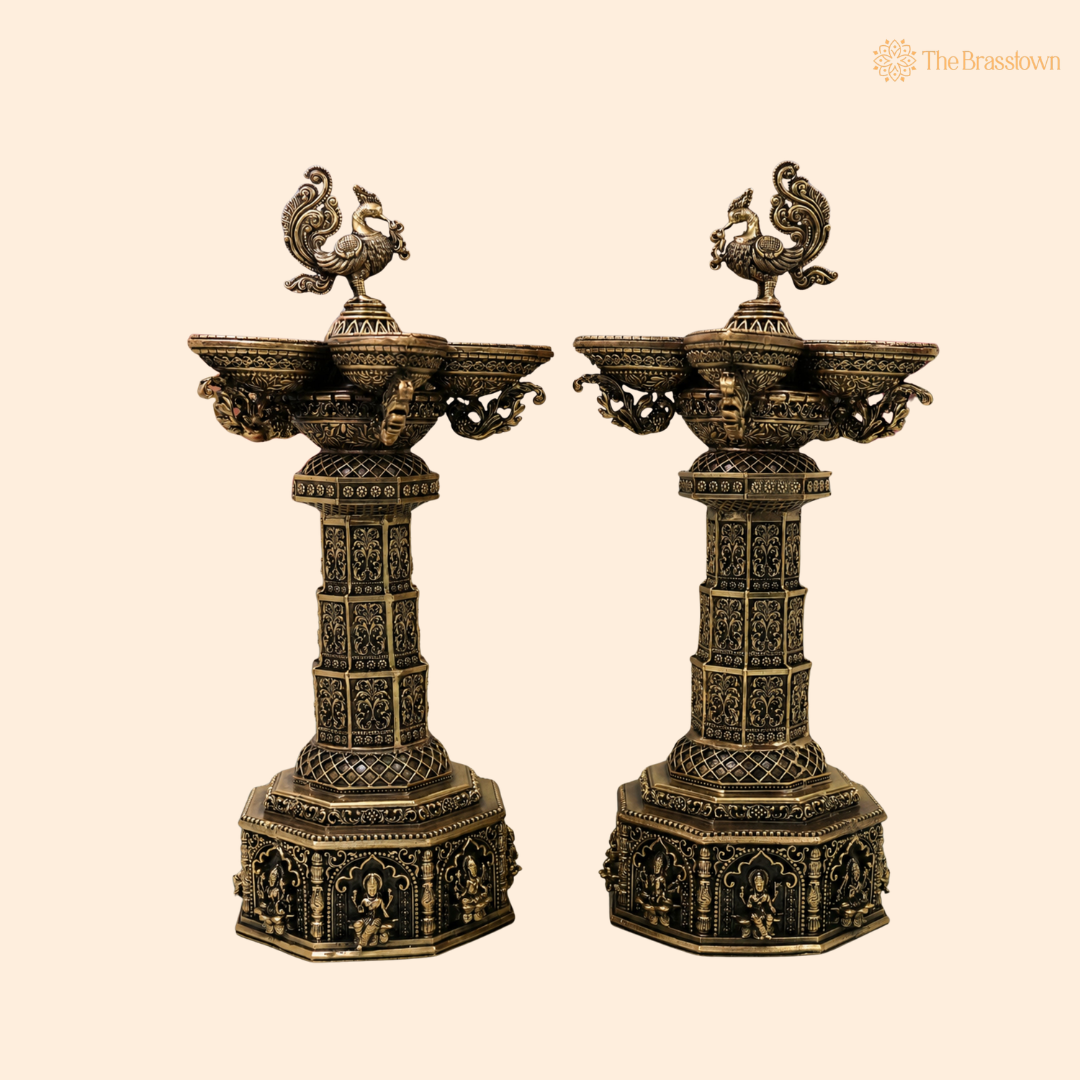 Brass Peacock Lakshmi Vilakku Deepam β Handcrafted Peetal Oil Lamp for Pooja, Home Mandir & Spiritual DΓ©cor 13 Inch