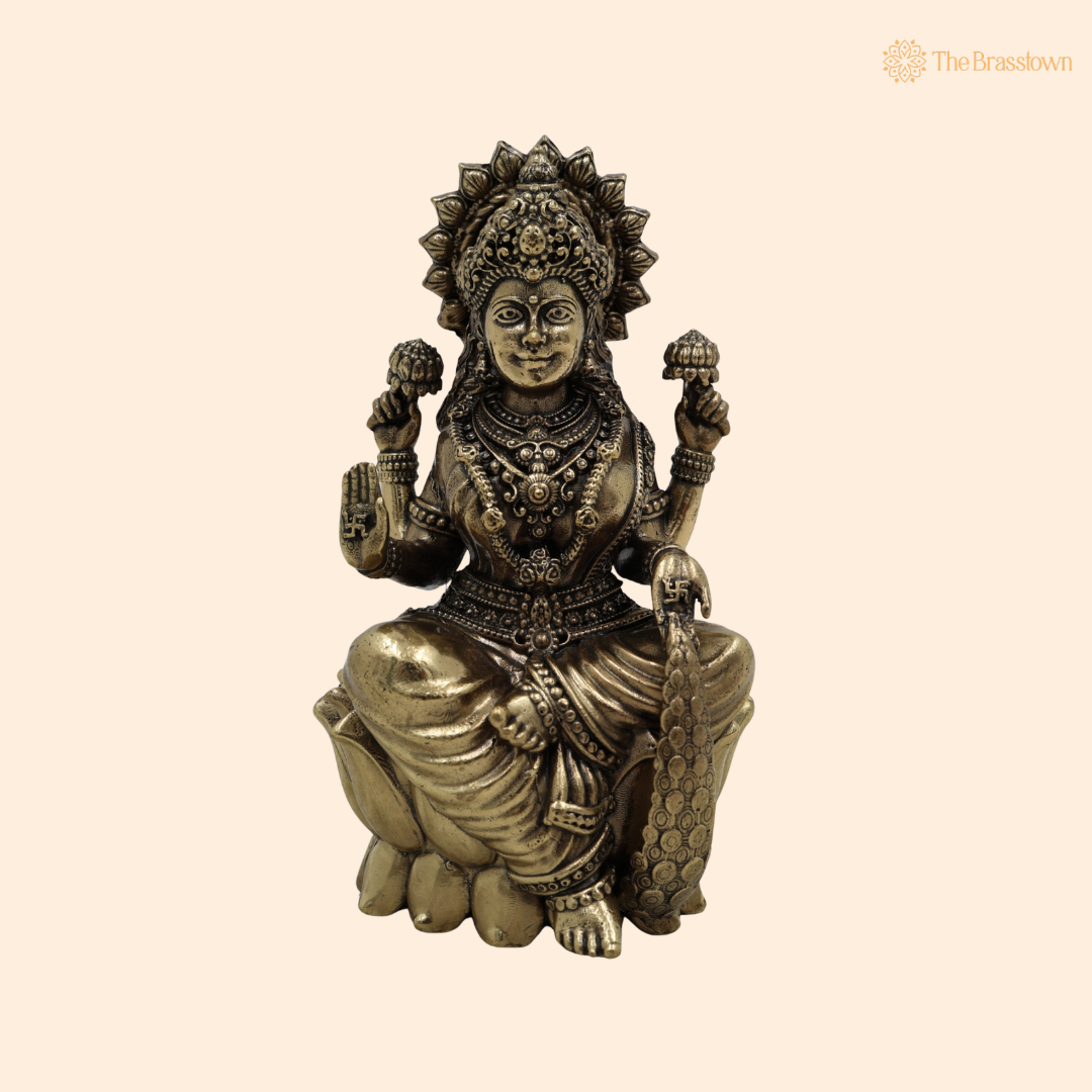 Handcrafted Brass Mahalakshmi Idol 4.5 Inch front view – pure brass handcrafted India
