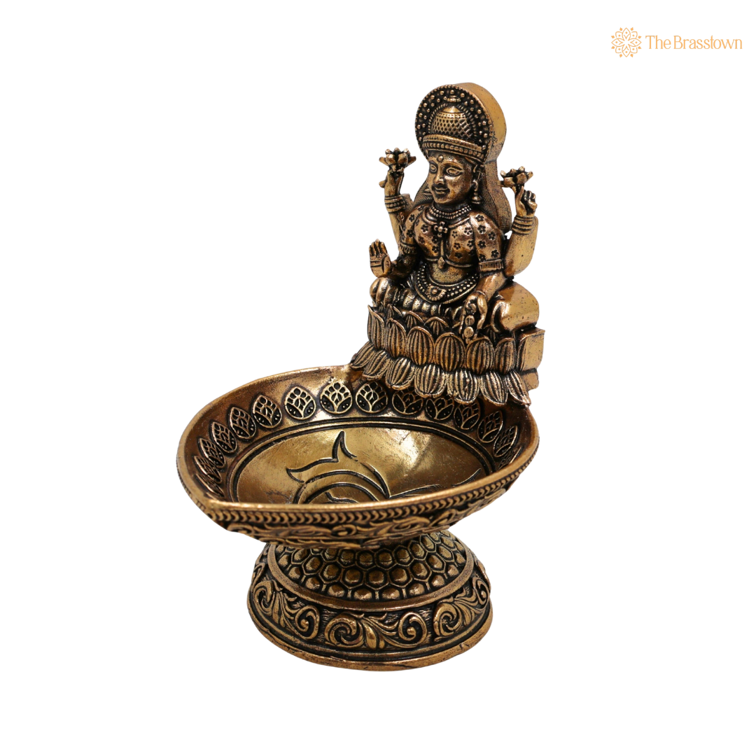 Brass Lakshmi Deepam 3.5 Inch closeup – intricate craftsmanship