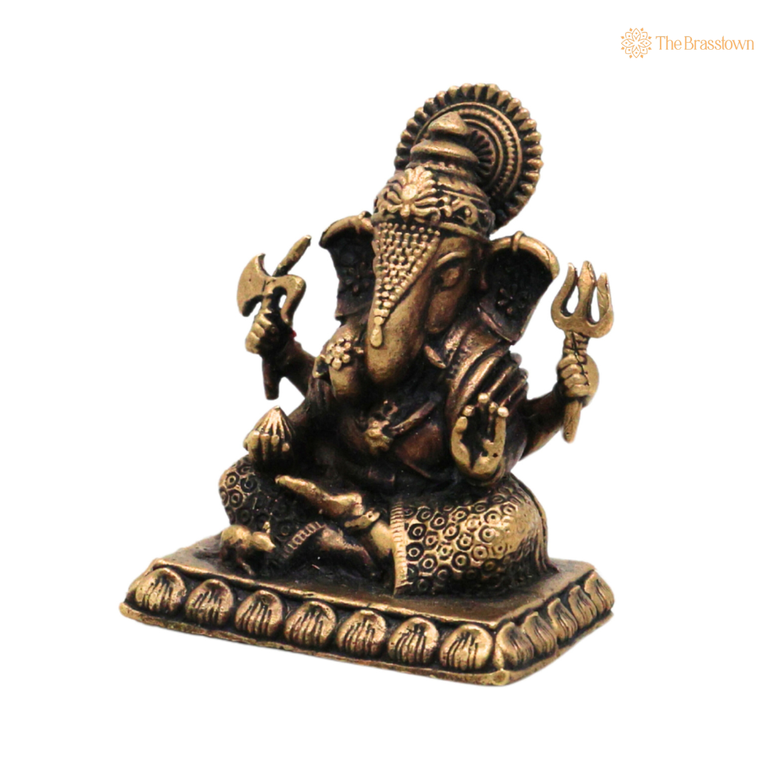 Brass Ganapati Murti 2 Inch closeup – intricate craftsmanship