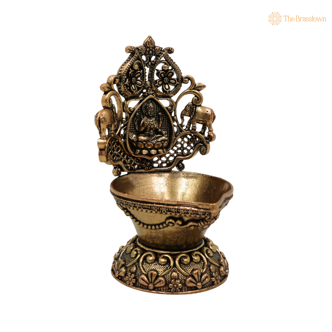 Brass Handcrafted Mahalakshmi Deepam 4 Inch closeup – intricate craftsmanship