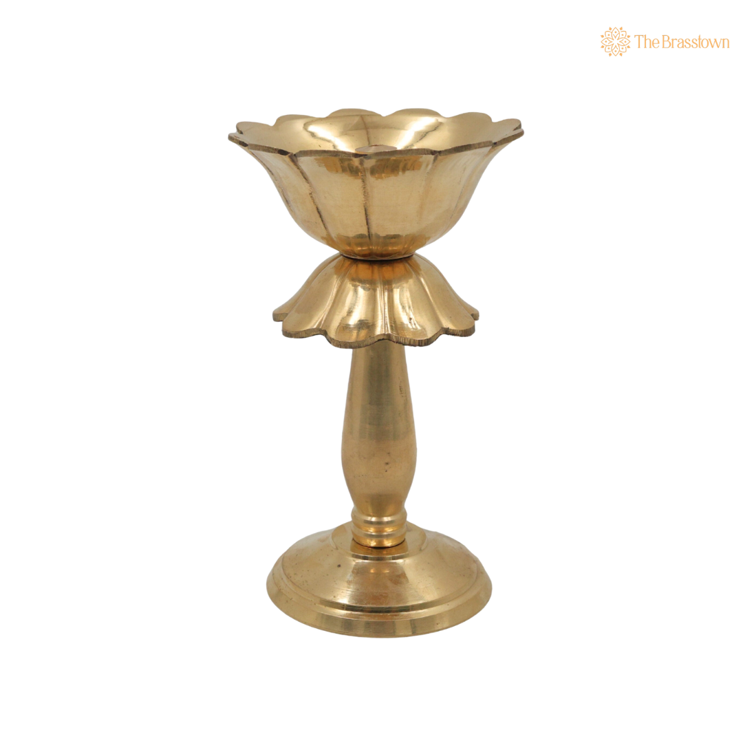 Brass Lotus Lamp – Handcrafted Kamal Deepam Vilakku, Padma Diya for Pooja, Home Mandir & Spiritual Décor 6 Inch