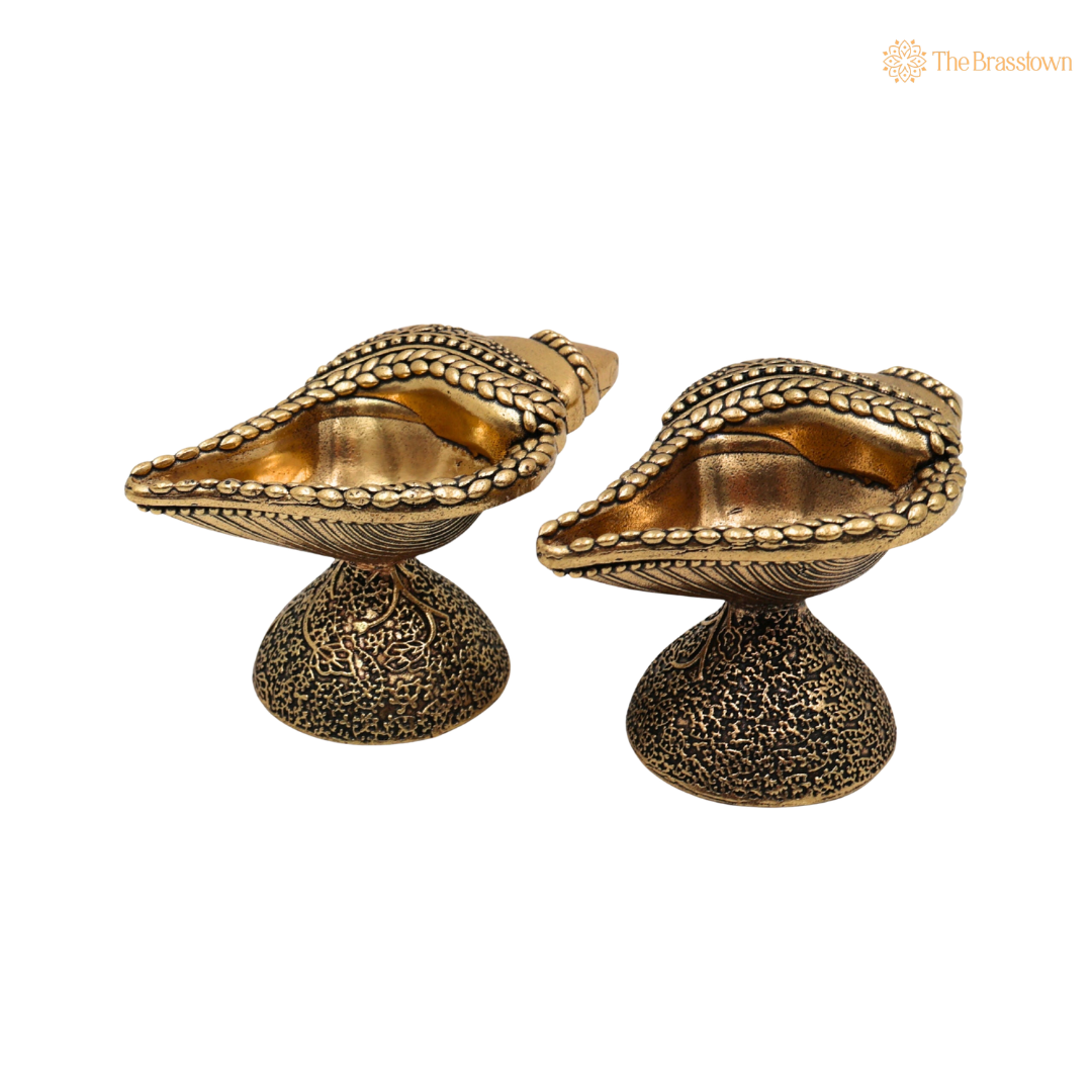 Brass Handcrafted Shankha Diya – Conch Shape Oil Lamp (Peetal Deepak) for Puja, Aarti & Home Mandir Décor 1.5 Inch (set of 2)