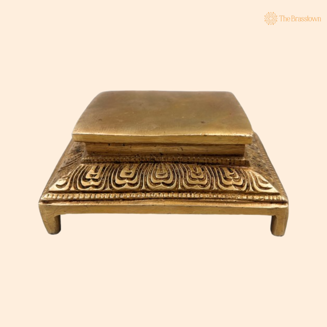 Intricately Designed Brass Pedestal Stand 1 Inch