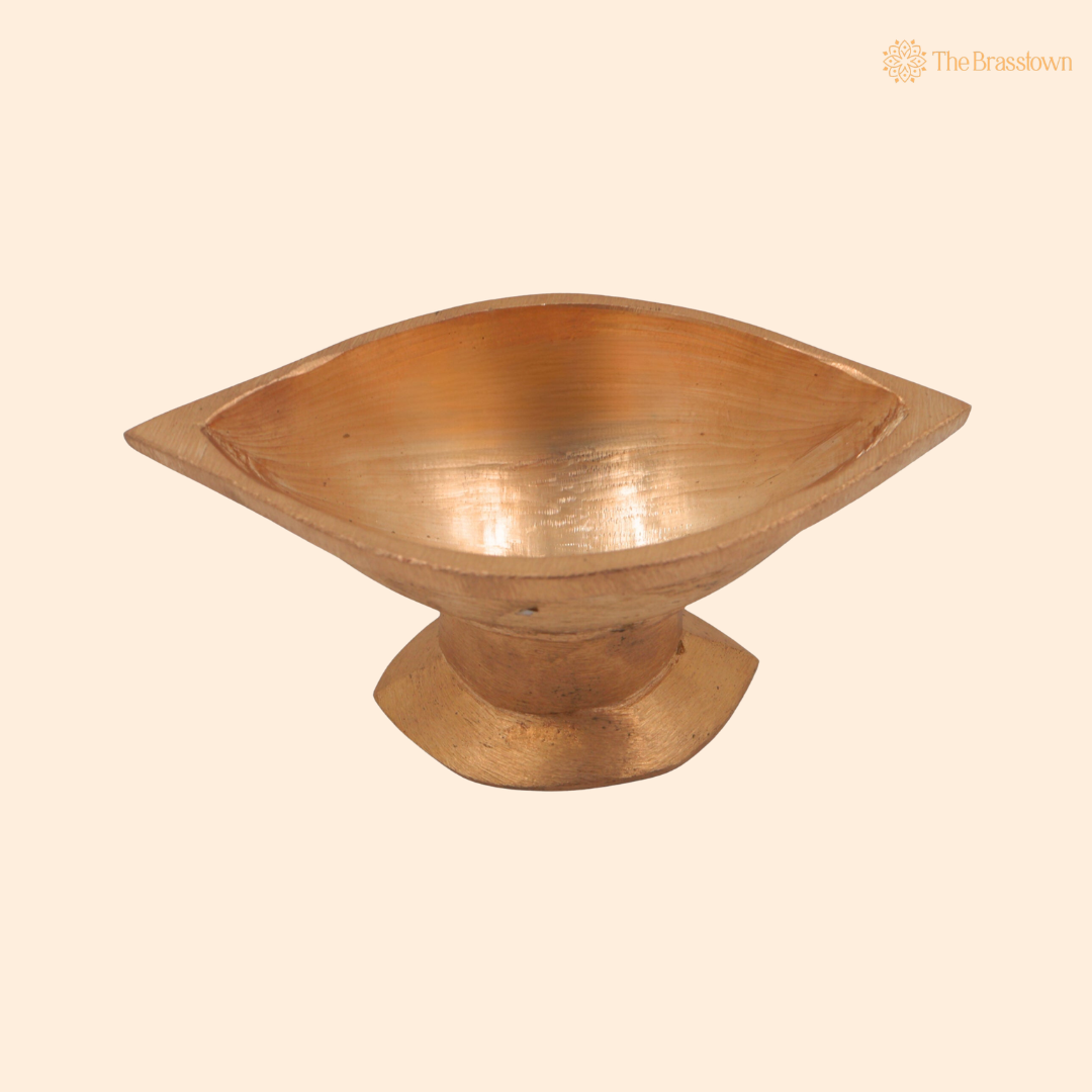 Handmade Vibhuti Patra Naam Holder Pooja Plate – Traditional Panchaloha Temple Accessory for Vibhuti, Kumkum &amp; Sacred Rituals 3 Inch
