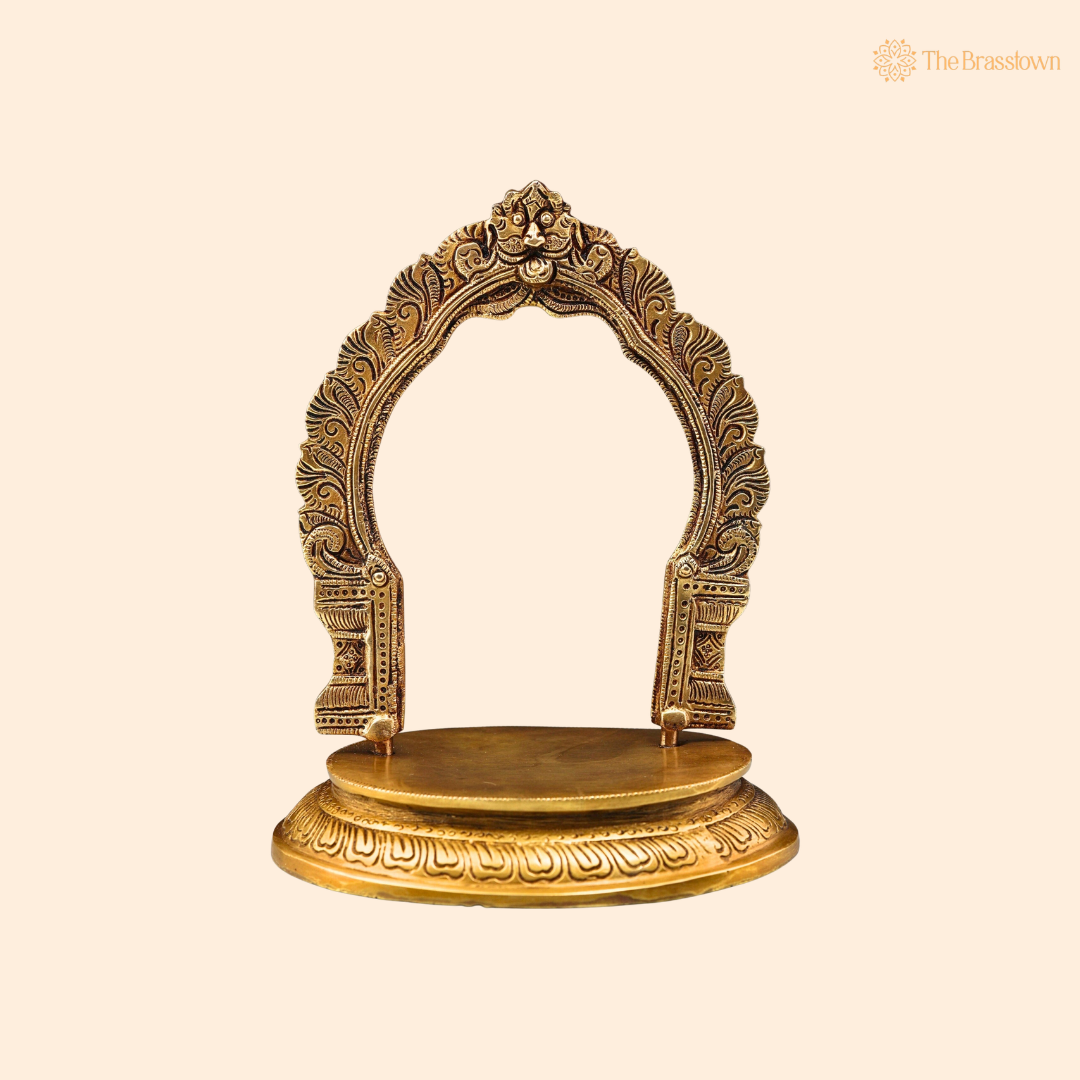 Traditional Brass Chowki With Prabhavali – Singhasan Stand for Idols &amp; Home Temple Pooja 8.5 Inch