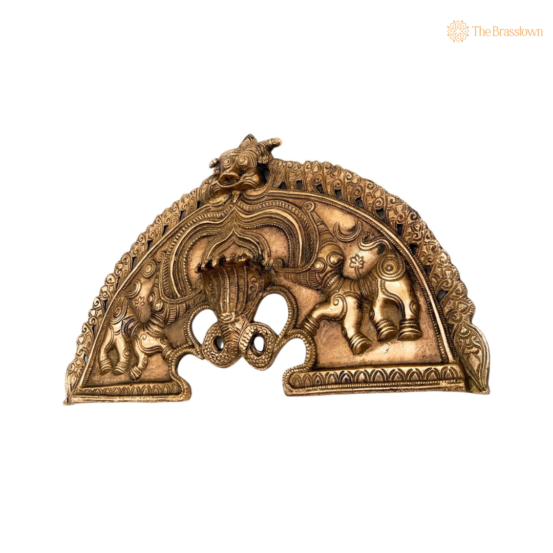 Antique Brass Temple Arch with 8.5 Inch side view – antique finish detail