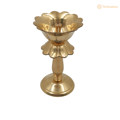 Brass Lotus Lamp – Handcrafted Kamal Deepam Vilakku, Padma Diya for Pooja, Home Mandir &amp; Spiritual Décor 6 Inch