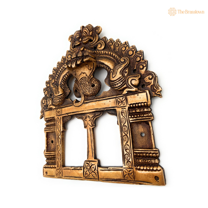 Traditional Brass Arch Frame with 6.5 Inch side view – antique finish detail