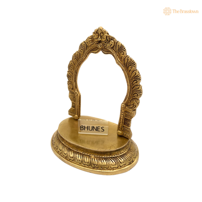 Traditional Brass Chowki With Prabhavali – Singhasan Stand for Idols &amp; Home Temple Pooja 8.5 Inch