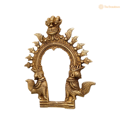 Brass Traditional Prabhavali Frame for 6.5 Inch closeup – intricate craftsmanship