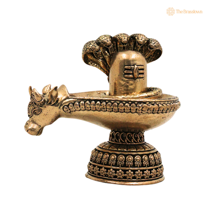 Brass Shivling 4 Inch closeup – intricate craftsmanship
