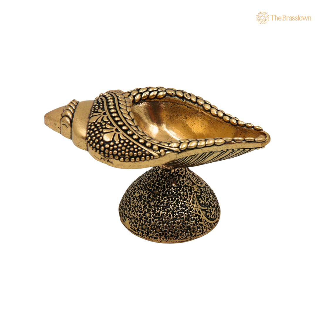 Brass Handcrafted Shankha Diya – Conch Shape Oil Lamp (Peetal Deepak) for Puja, Aarti &amp; Home Mandir Décor 1.5 Inch