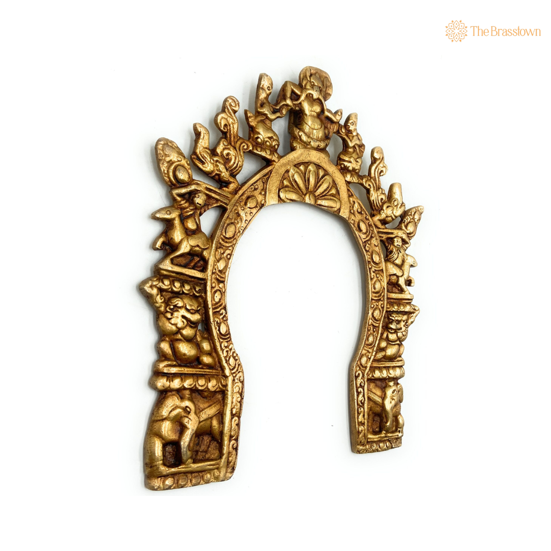 Traditional Brass Arch Frame with 8 Inch closeup – intricate craftsmanship