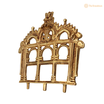 Brass Prabhavali Makara Torana Arch 10.5 Inch closeup – intricate craftsmanship