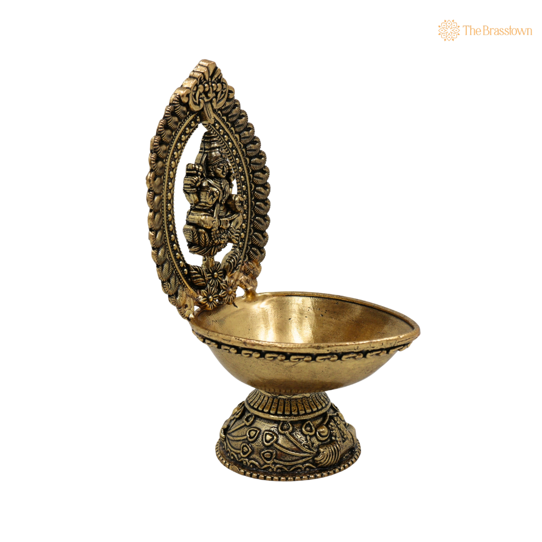 Brass Mahalakshmi Deepam 4.5 Inch closeup – intricate craftsmanship