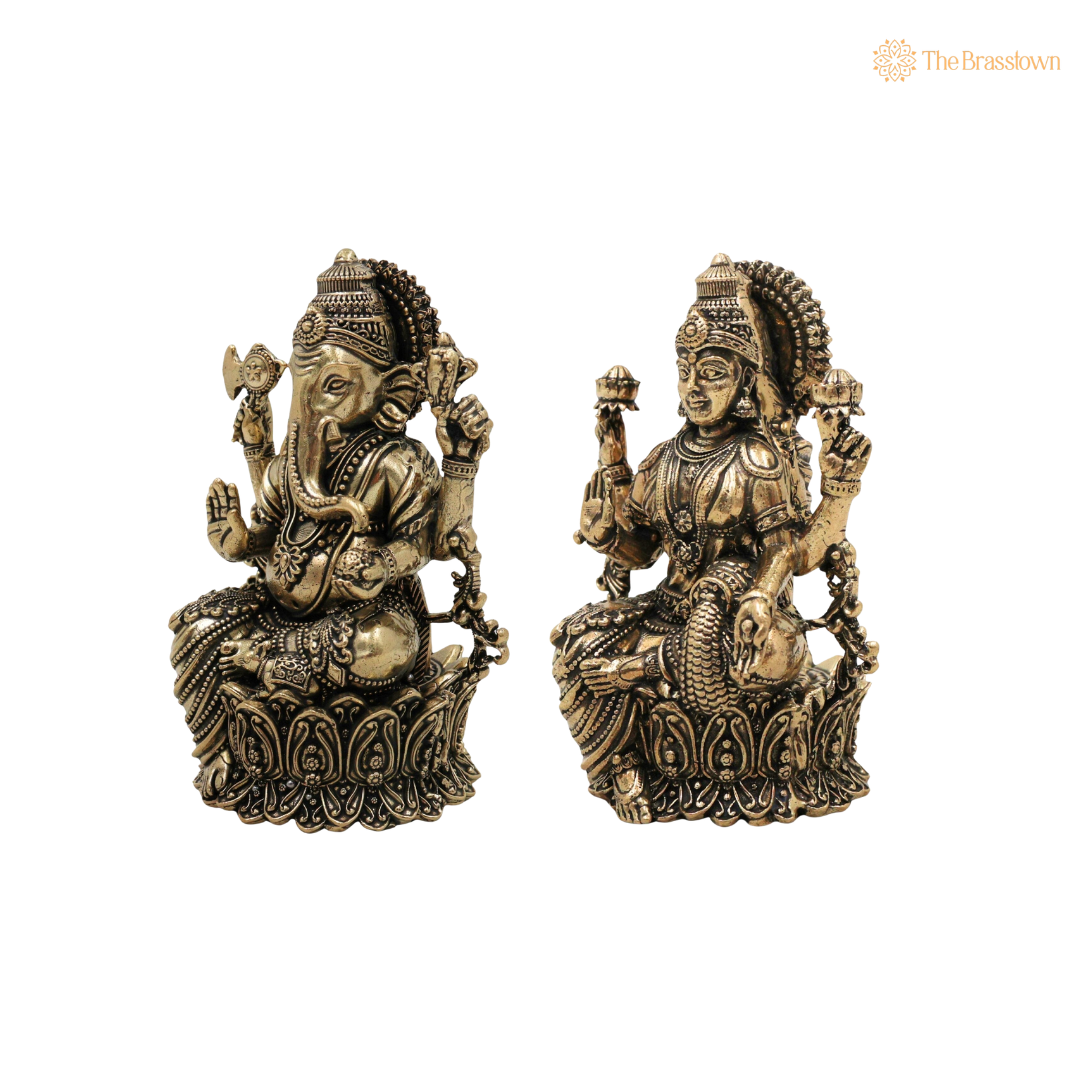 Handcrafted Brass Lakshmi Ganapati Idol 5 Inch closeup – intricate craftsmanship