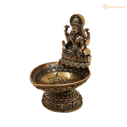 Brass Lakshmi Deepam 3.5 Inch closeup – intricate craftsmanship