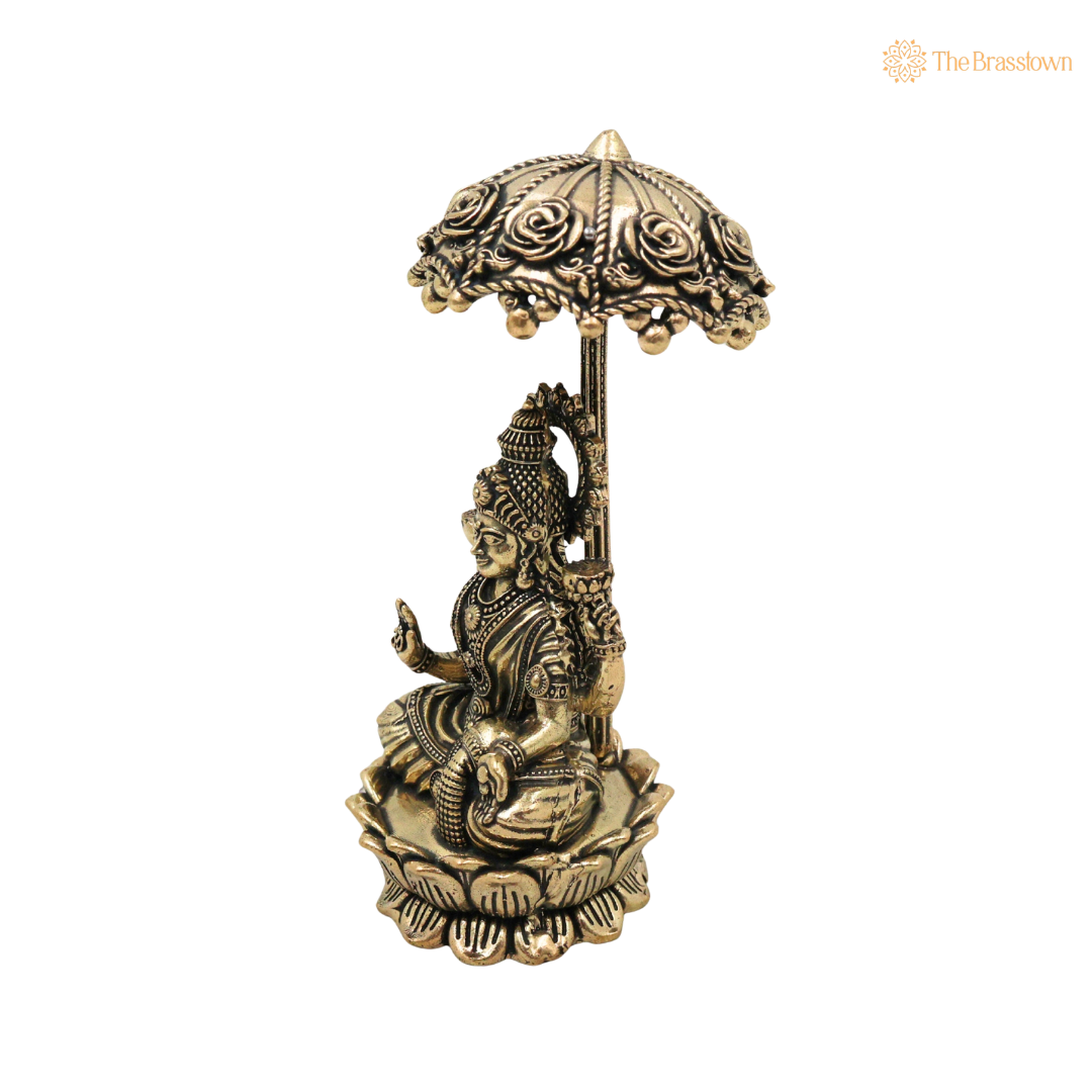 Brass Mahalakshmi Idol with Umbrella 4.5 Inch closeup – intricate craftsmanship