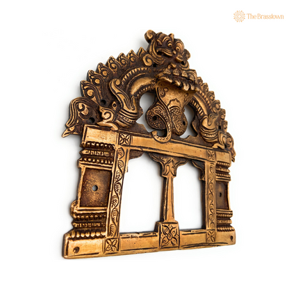 Traditional Brass Arch Frame with 6.5 Inch closeup – intricate craftsmanship