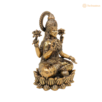 Handcrafted Brass Sitting Mahalakshmi Idol 5 Inch closeup – intricate craftsmanship