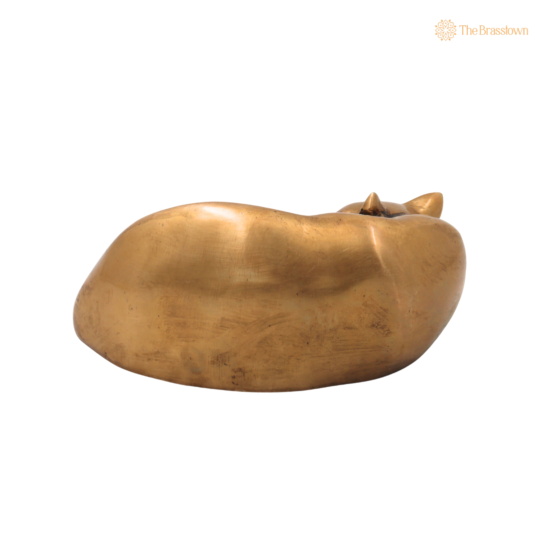 Handcrafted Brass Single Cat Idol – Handcrafted Cat Sculpture for Vastu, Home Décor, Pooja &amp; Luxury Gifting 3 Inch