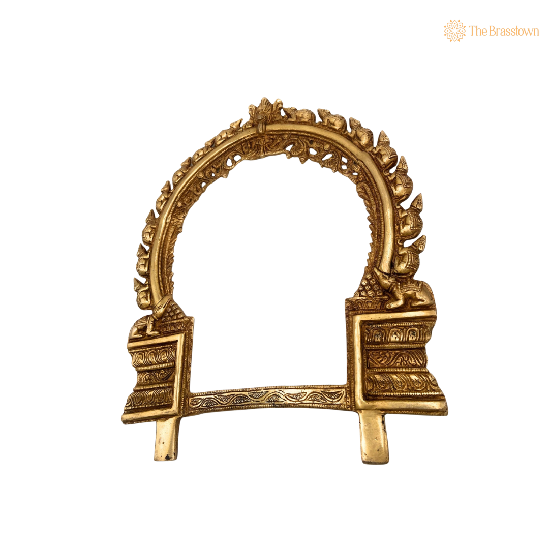 Brass Handcrafted Hand-Carved Prabhaval Arch – Handcrafted Arch Wall Hanging for Home Temple, Deity Décor &amp; Spiritual Ambience 17 Inch