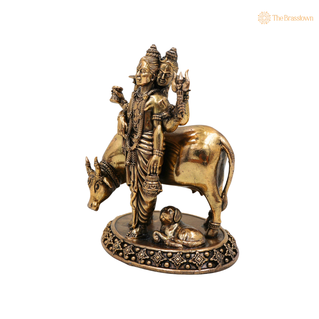 Handcrafted Brass Dattatreya Idol 5.5 Inch closeup – intricate craftsmanship