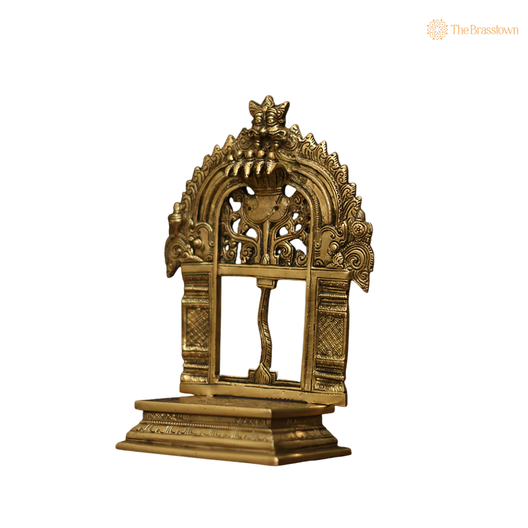 Handcrafted Brass Singhasan Jali Frame 9 Inch closeup – intricate craftsmanship
