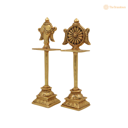 Brass Shankh Chakra Stand Set – Peetal Vishnu Symbol Balaji Shankh &amp; Sudarshan Chakra Figurine for Pooja, Home Temple &amp; Spiritual Décor 5 Inch
