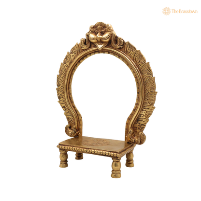 Brass Chowki with Prabhavali 14.5 Inch closeup – intricate craftsmanship