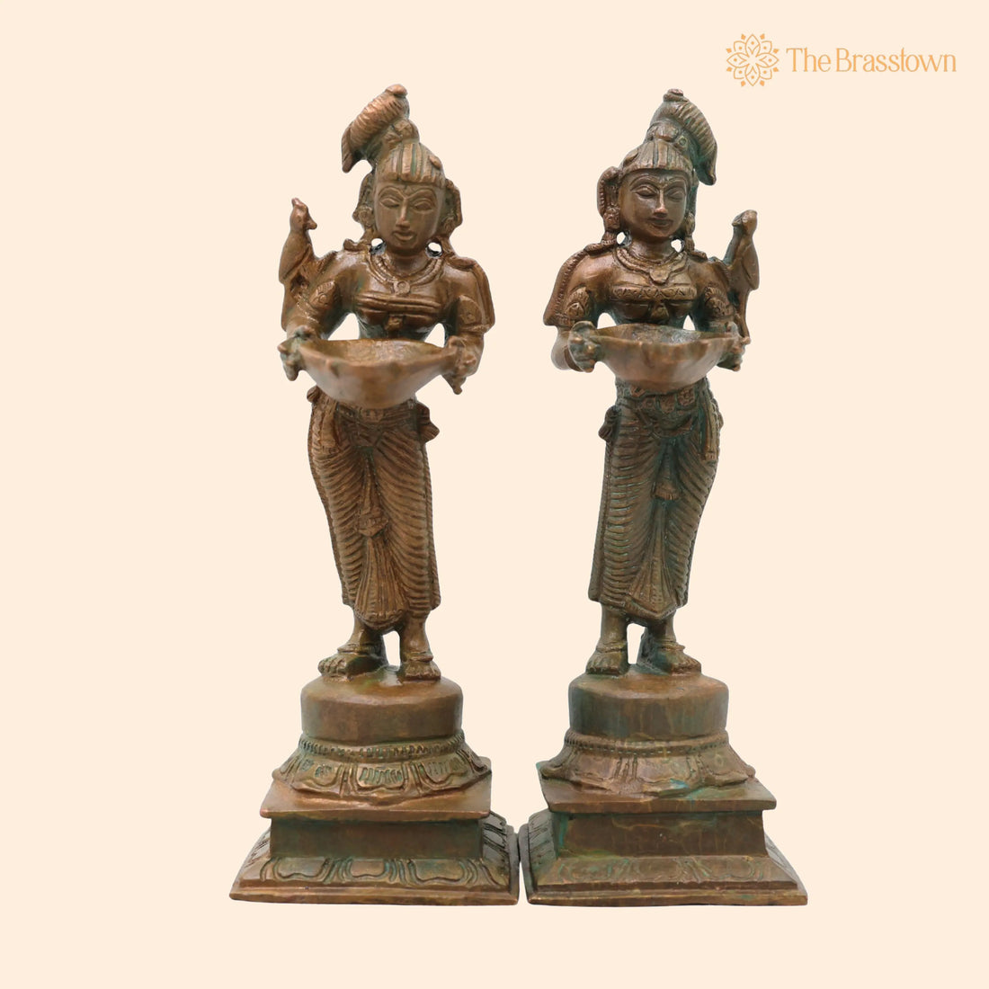 Bronze Deepalakshmi Idol – Handcrafted Chola Style Lakshmi Vilakku Murti for Pooja, Home Décor &amp; Traditional Gifting 6.5 Inch 1