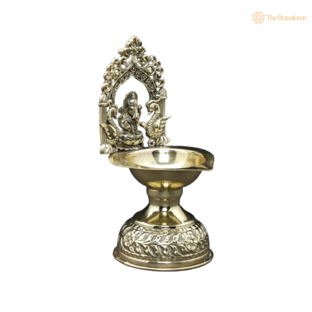 Brass Ganesha Deepam – Traditional Oil Lamp 7 Inch