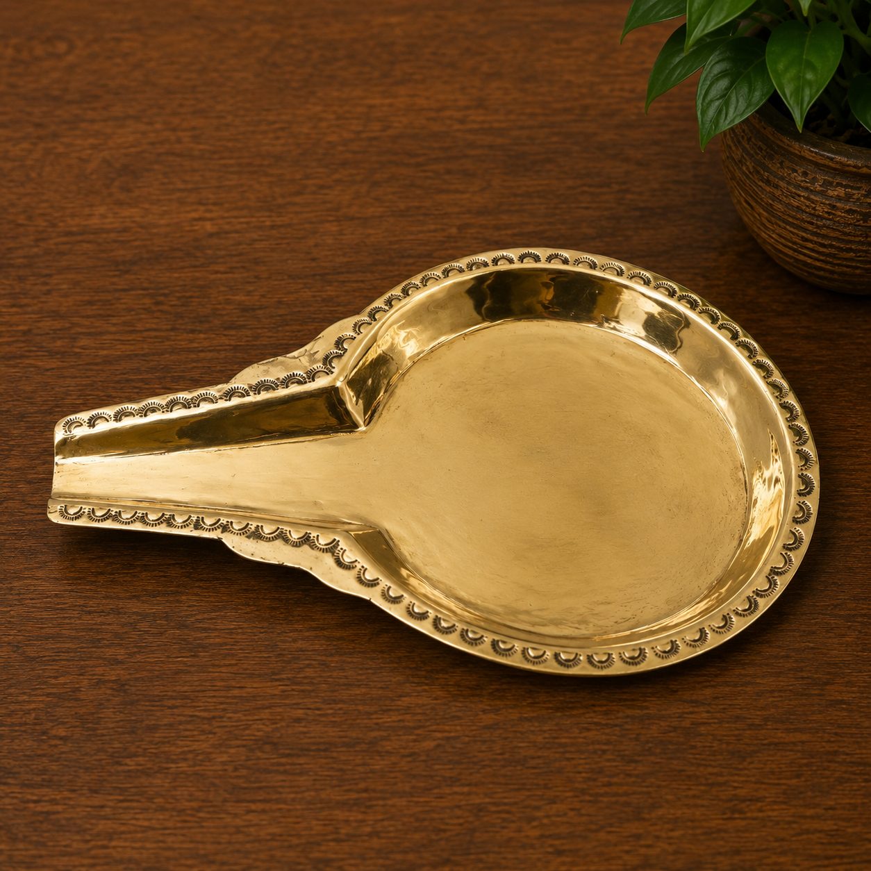 Handcrafted Brass Abhishek Patra with Somasutra Tray –  Abhishekam Plate, Tirumanjanam Stand &amp; Temple Pooja Vessel for Shivling and Deity Worship 1 Inch