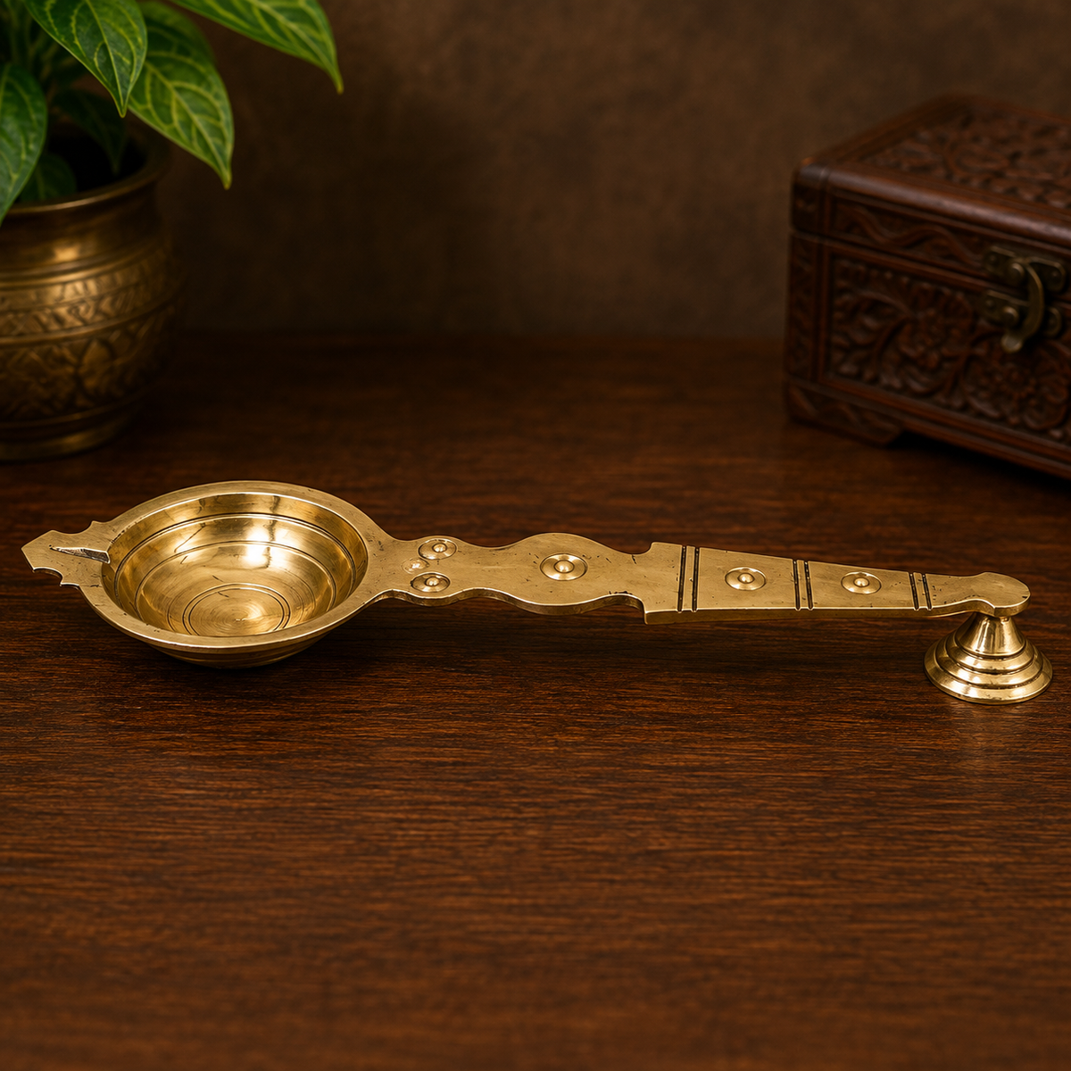 Brass Aarti Burner Kapoor Dani – Traditional Camphor Lamp, Karpoora Harathi Deepam for Pooja, Aarti &amp; Temple Rituals 12 Inch