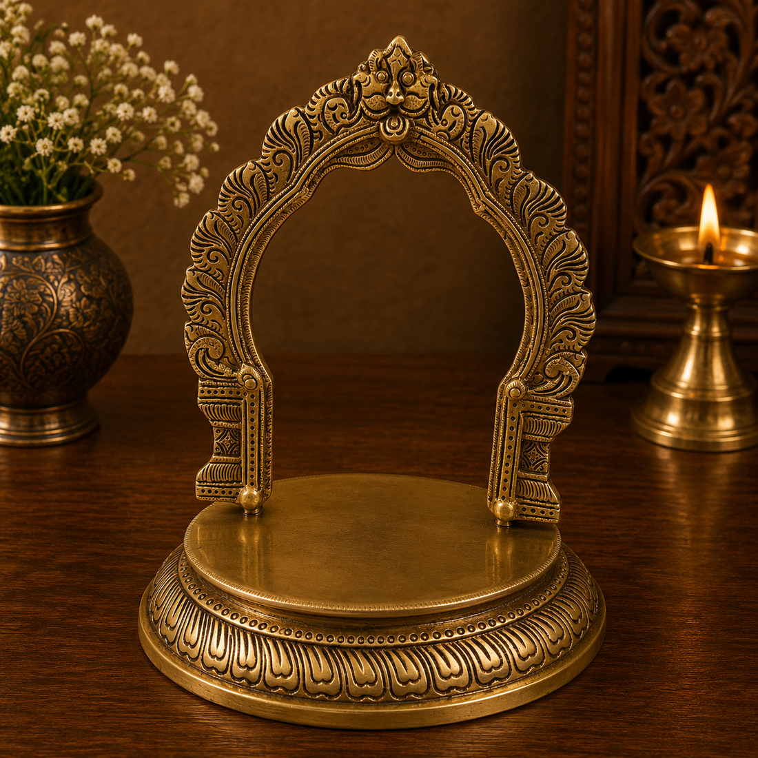 Traditional Brass Chowki With Prabhavali – Singhasan Stand for Idols &amp; Home Temple Pooja 8.5 Inch