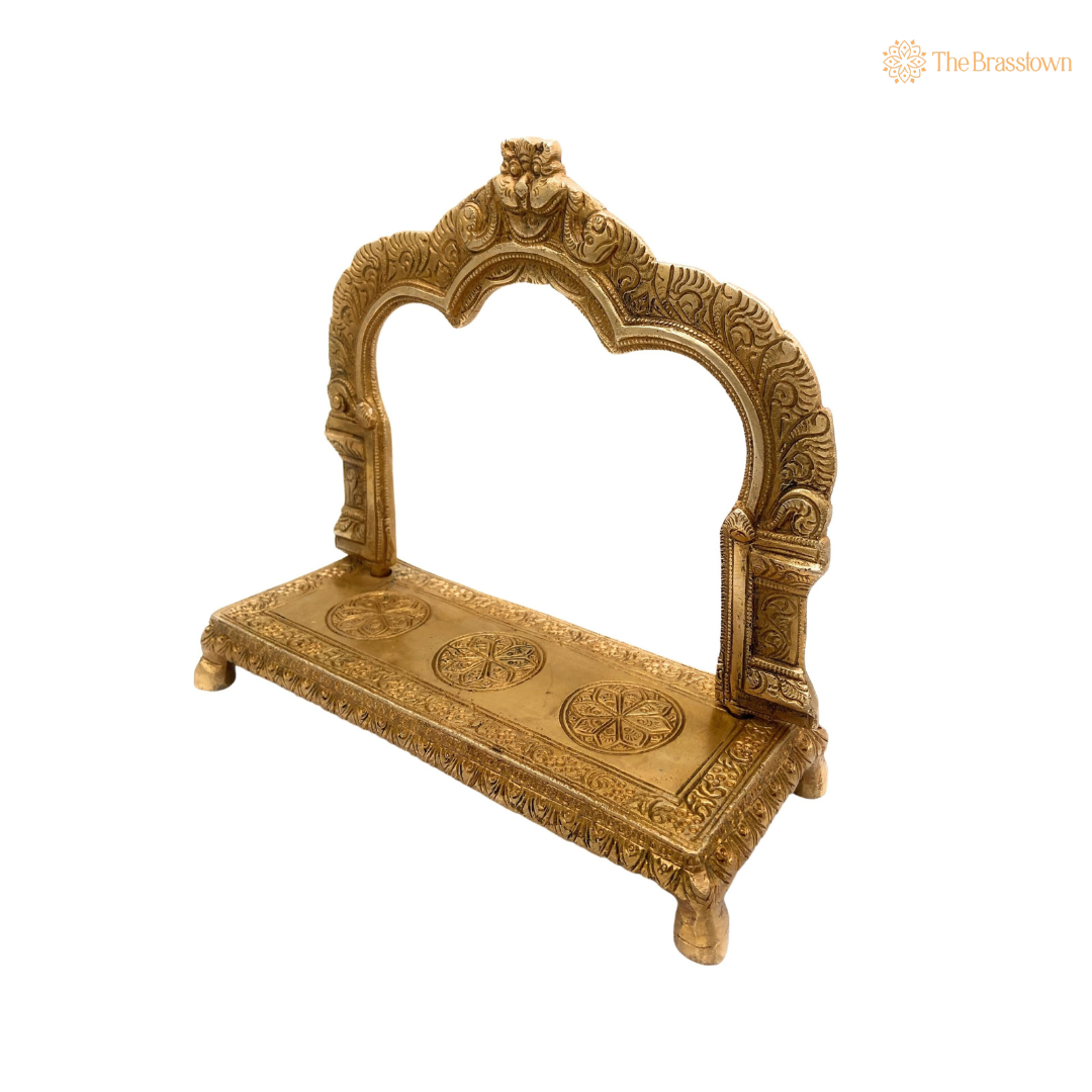 Elegant Brass Arch Frame with 8 Inch closeup – intricate craftsmanship