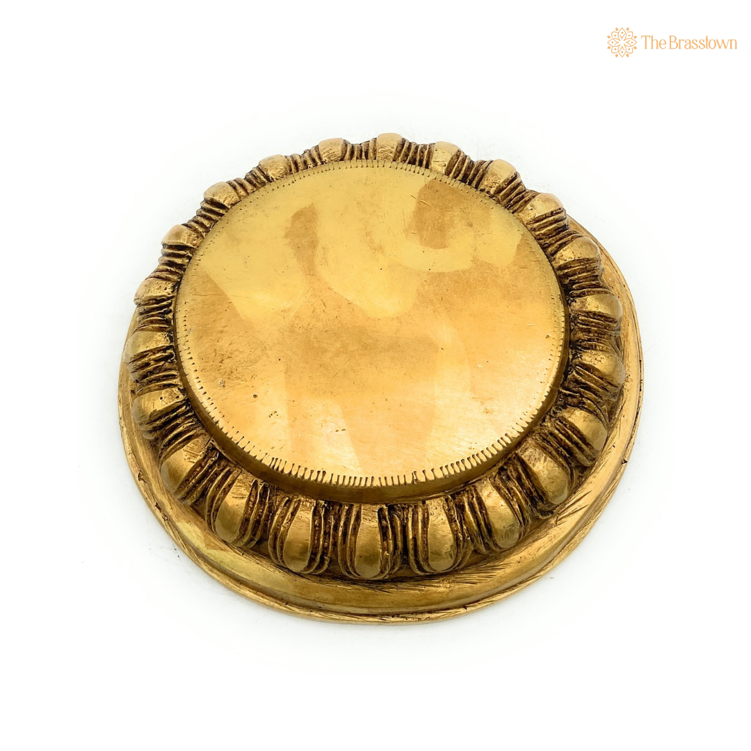 Elegant Brass Pedestal 1.5 Inch