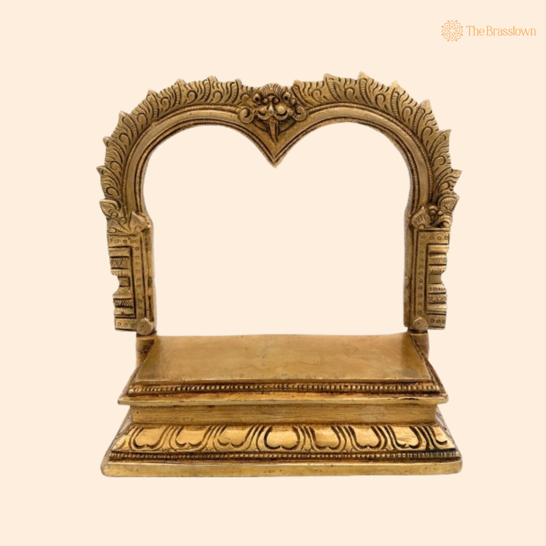 Graceful Brass Single-Arch Pooja Stand 6.5 Inch