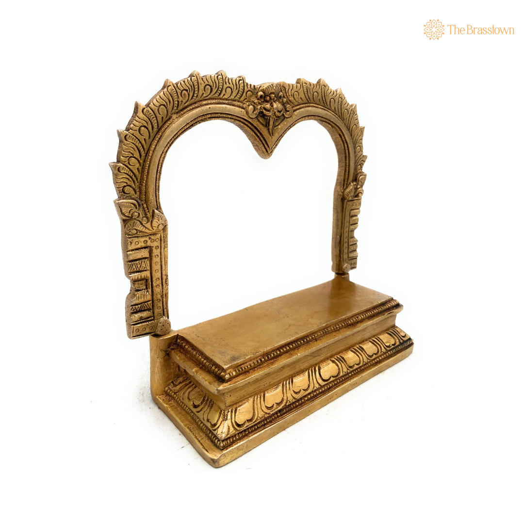 Graceful Brass Single-Arch Pooja Stand 6.5 Inch