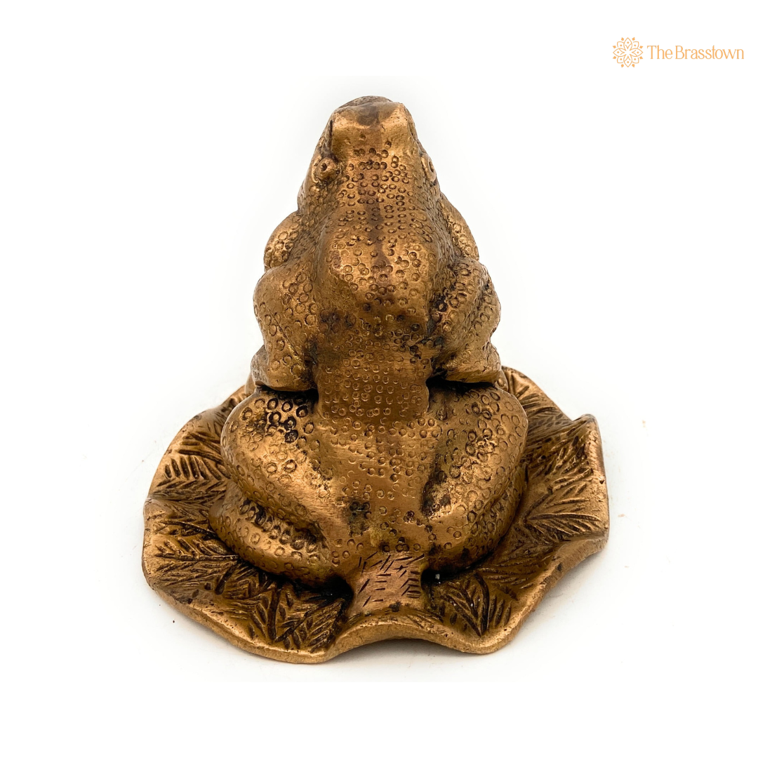 Handcrafted Brass Frog Figurine Set 4 Inch