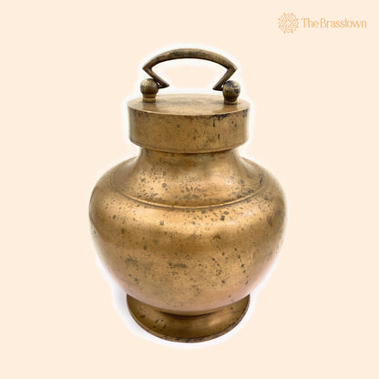 Brass Antique Kamandal – Handcrafted Brass Stoup, Gangajali With 2 Litre Capacity for Puja Rituals &amp; Home Mandir 10.5 Inch 1