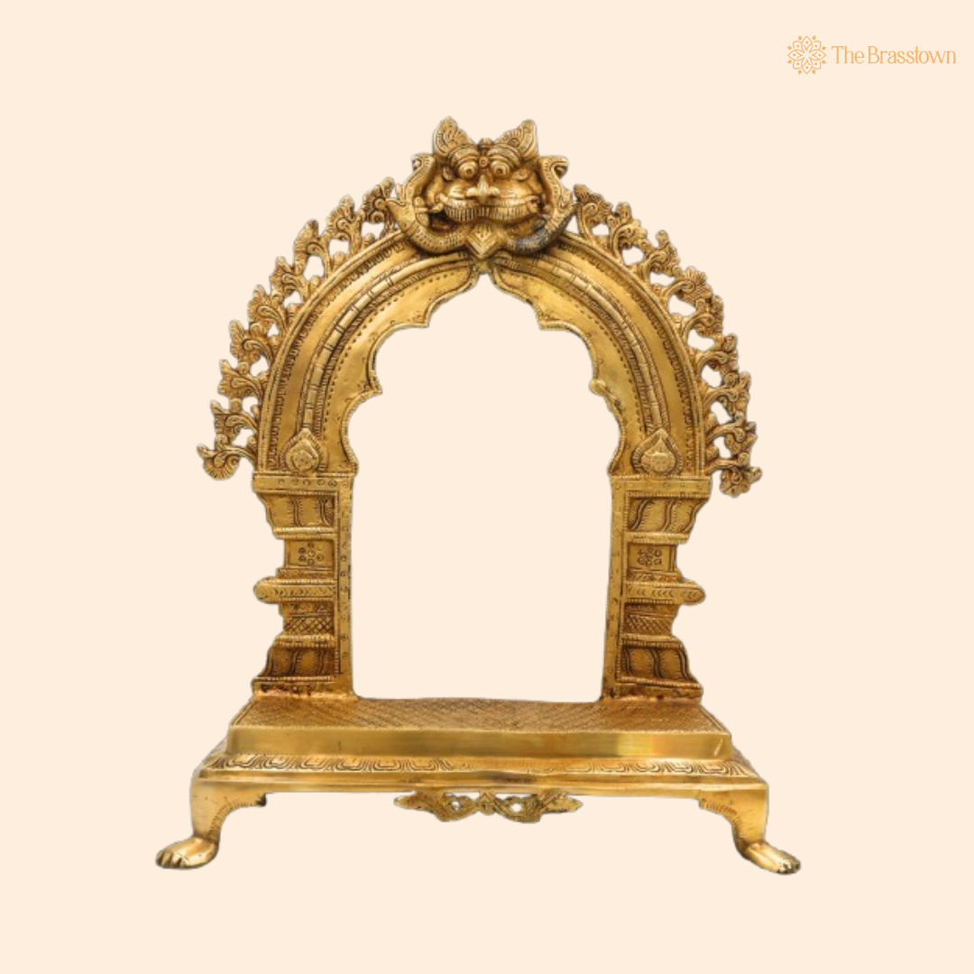 Intricately Designed Brass Arch Stand 17.5 Inch