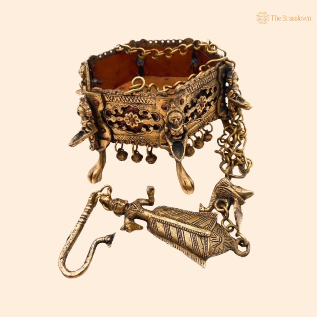 Regal Brass Elephant Adornment – A Symbol of Royal Grandeur 6 Inch