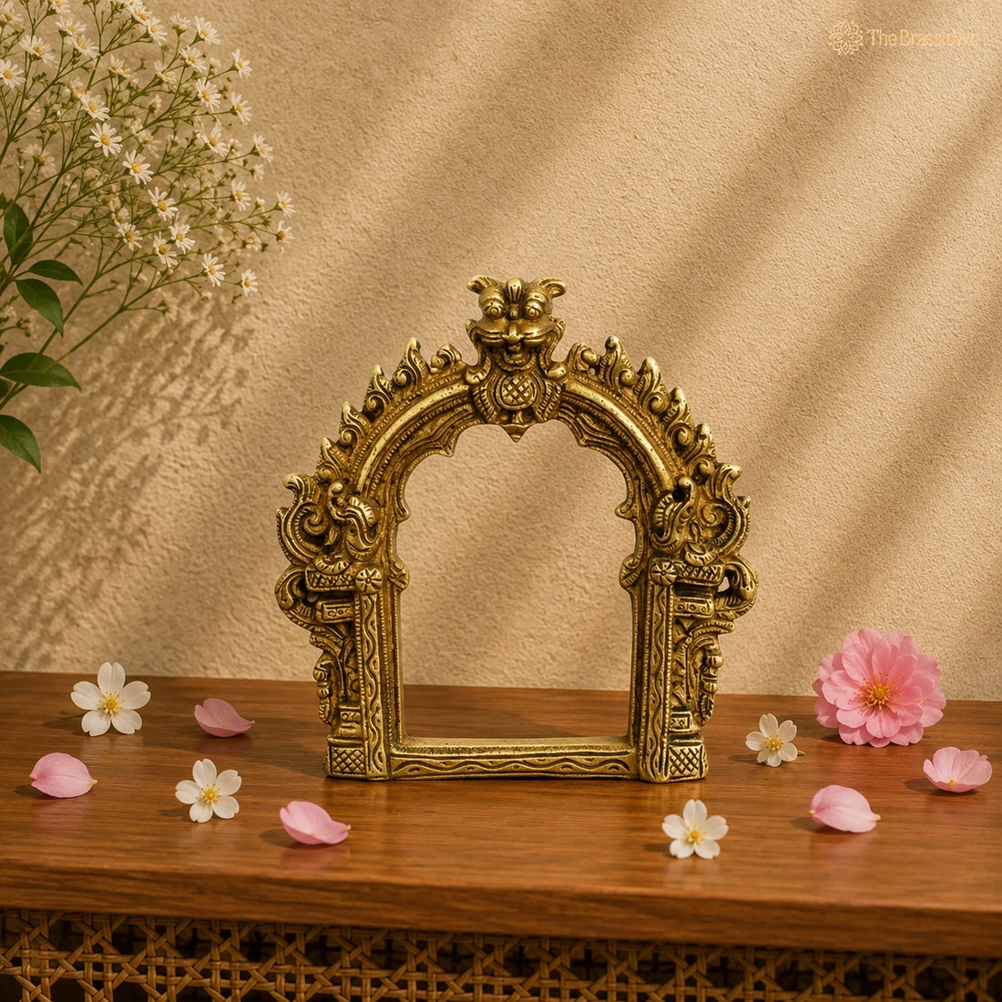 Traditional Brass Ornamental Arch Frame 5 Inch