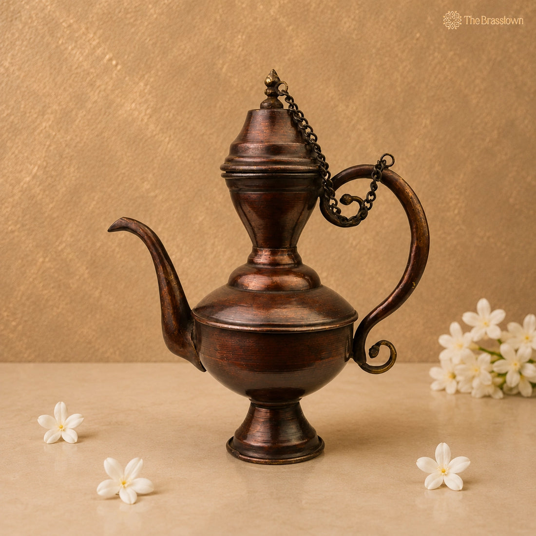 Handmade Brass Peetal Kettle Idol – Traditional Vintage Tea Pot Surahi for Home Décor, Collectibles &amp; Gifting 9 Inch