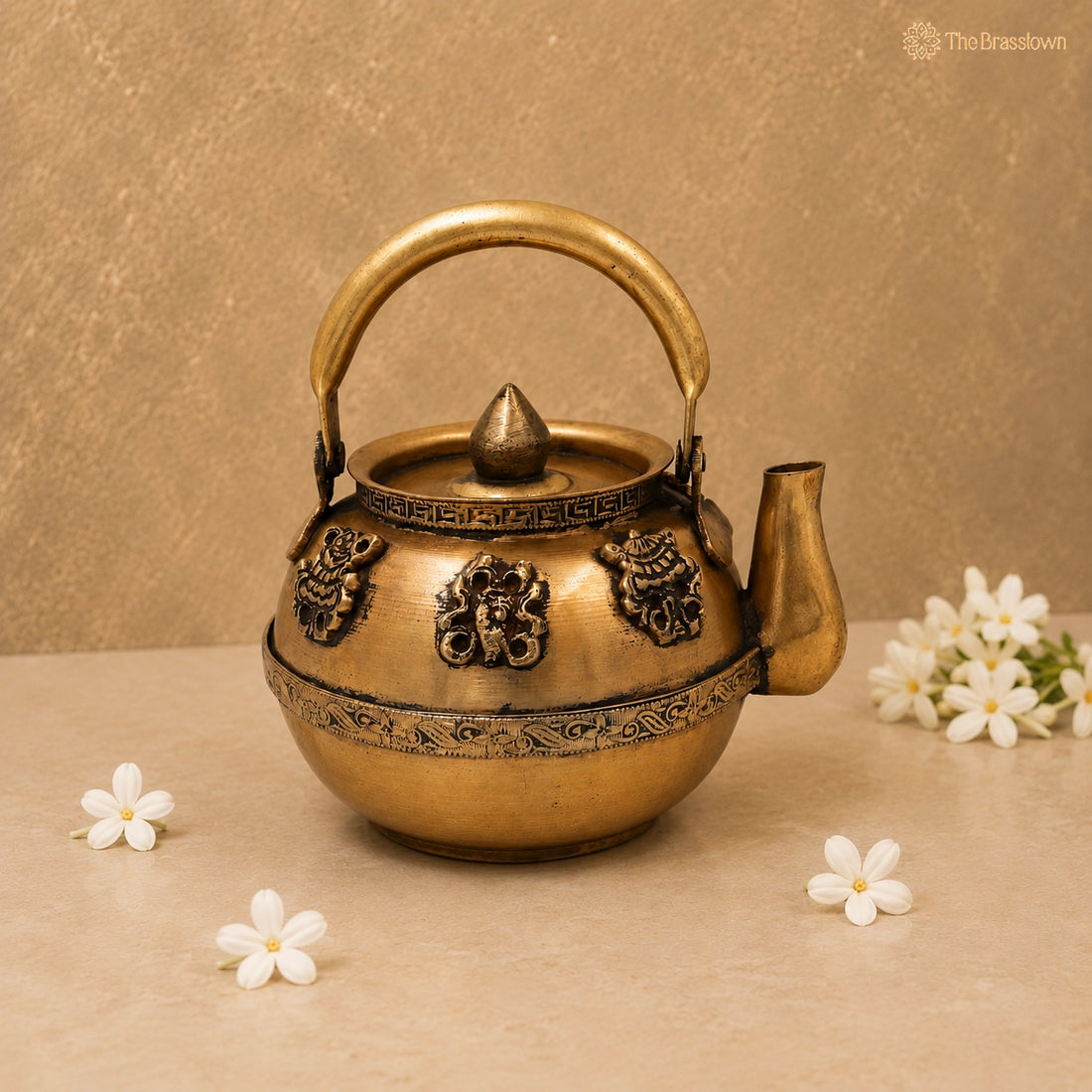 Brass Peetal Kettle Idol – Traditional Vintage Tea Pot Surahi for Home Décor, Collectibles &amp; Gifting  6.5 Inch