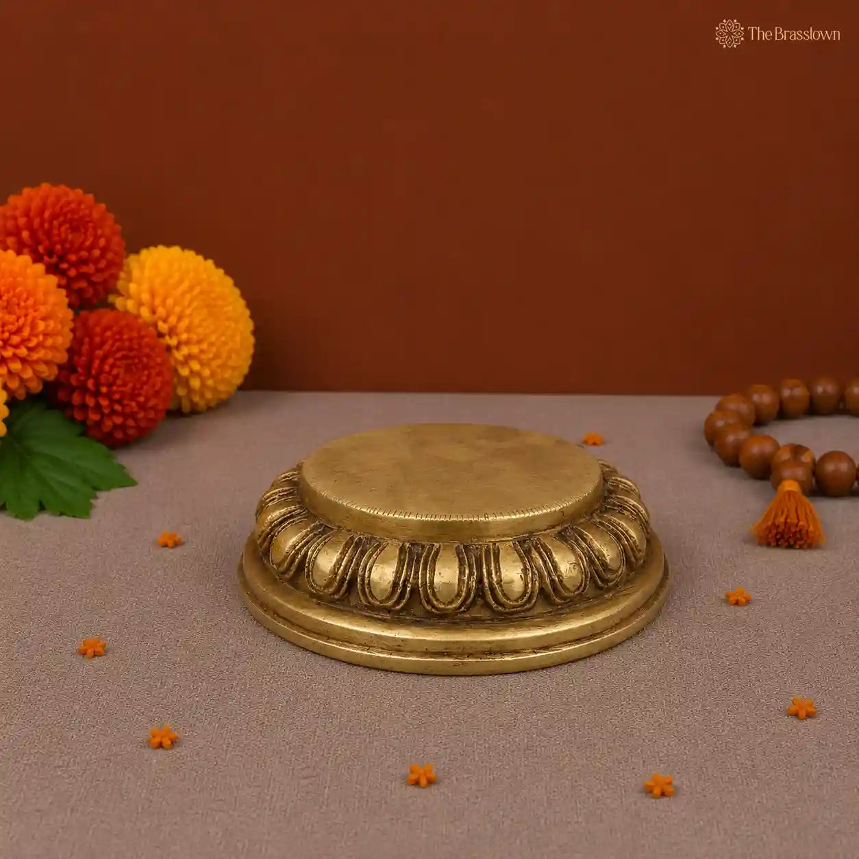 Elegant Brass Pedestal 1.5 Inch