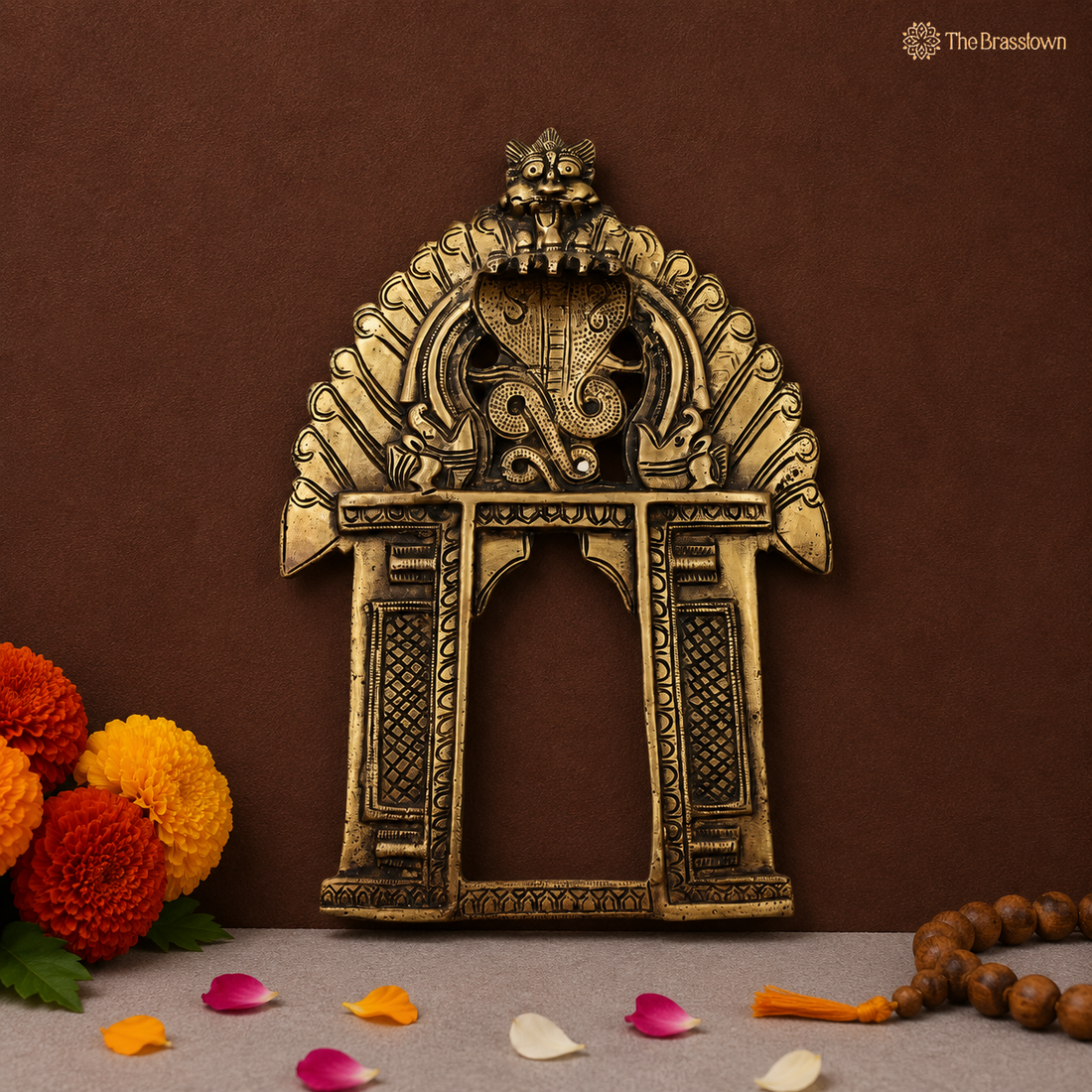 Handcrafted Brass Prabhawali with Sheshnaag &amp; Kirtimukha Frame – Traditional Temple Arch Frame for Idols &amp; Home Mandir 11.5 Inch