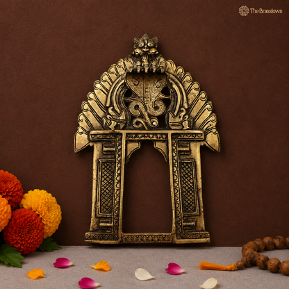 Handcrafted Brass Prabhawali with Sheshnaag &amp; Kirtimukha Frame – Traditional Temple Arch Frame for Idols &amp; Home Mandir 11.5 Inch